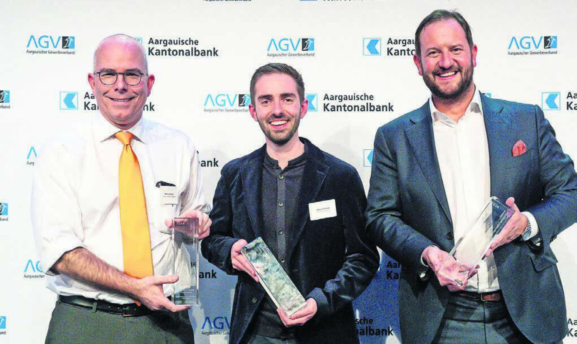 Die Siegerunternehmen des Preises 2024 (von links): Markus Blocher, Dottikon Exclusive Synthesis AG, Samuel Blaser, Schreinerei Spicher AG, und Karim Twerenbold, Twerenbold Reisen AG. Bild: pd