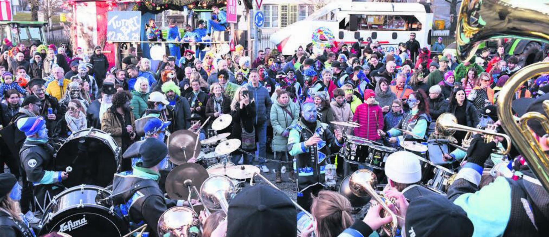 Die Fasnachtsanlässe werden jeweils von allen Altersgruppen der Bevölkerung sehr gut besucht. Bild: Archiv - Das Bild wird blockiert. – Möglicherweise durch einen aktiven Adblocker.