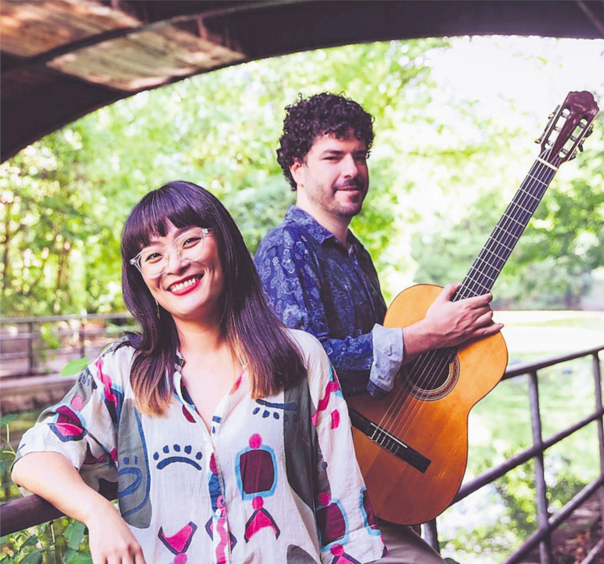 Kongeniales Duo: Sängerin Song Yi Jeon und Gitarrist Vinicius Gomes. Bild: zg - Das Bild wird blockiert. – Möglicherweise durch einen aktiven Adblocker.