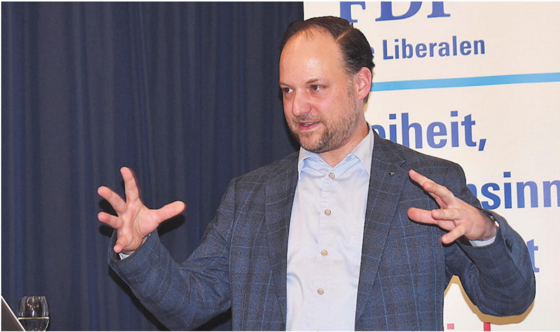 FDP-Grossrat Norbert Stichert sprach im Zufikerhuus zum Thema Sicherheit in der Schweiz. Bild: Erika Obrist - Das Bild wird blockiert. – Möglicherweise durch einen aktiven Adblocker.