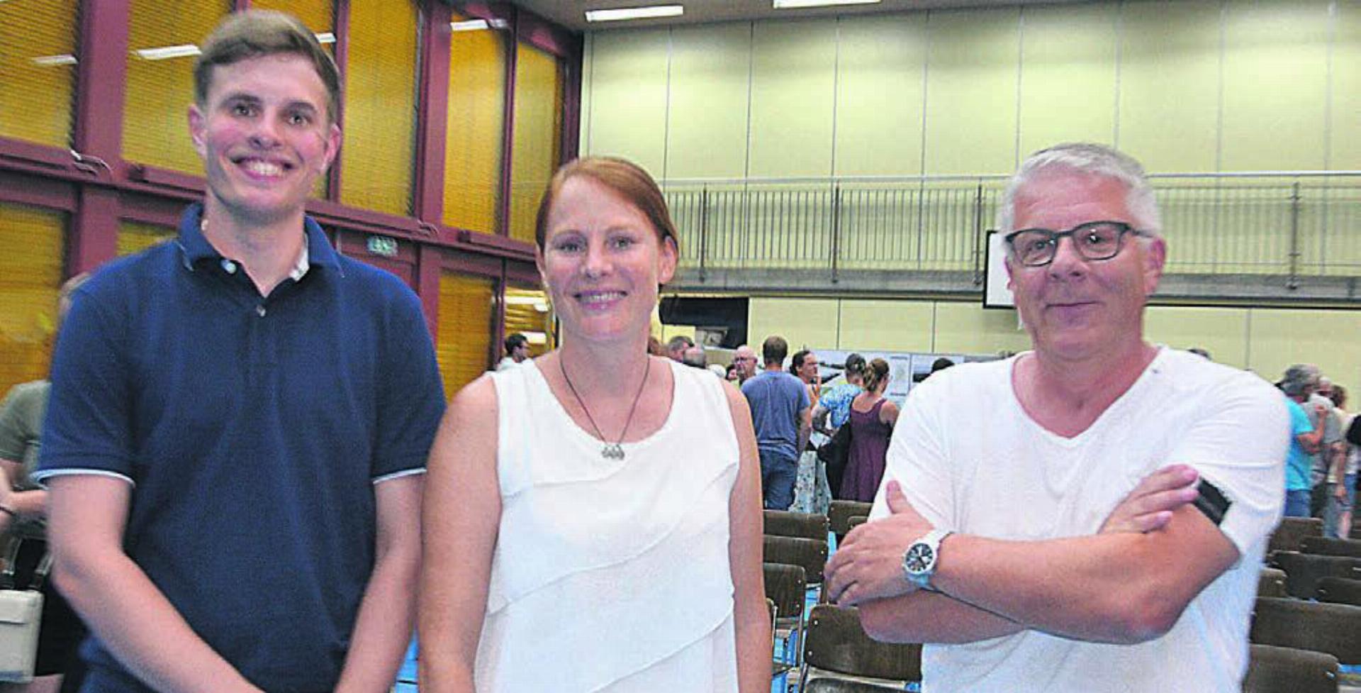 Sie stellten die beiden Varianten vor: (v. l.) Gemeinderat Pascal Stahl, Frau Gemeindeammann Renate Ballmer und Architekt Daniel Lischer. Bilder: Roger Wetli / zg