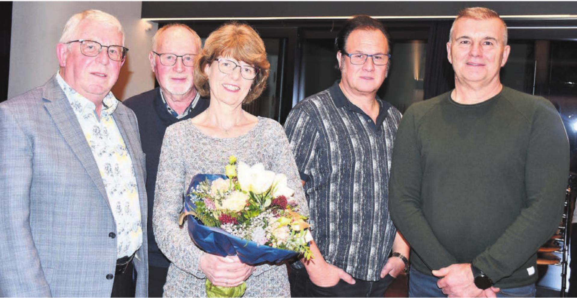 Das Sakristan-Team hat einige Wechsel erfahren (v. l.): Kirchenpflegepräsident Josef Brunner, Erich Stähli (verabschiedet), Ruth Müller (verabschiedet), René Wettstein (neu) und Damir Kljucevic (bisher).
Bilder: Daniel Marti - Das Bild wird blockiert. – Möglicherweise durch einen aktiven Adblocker.