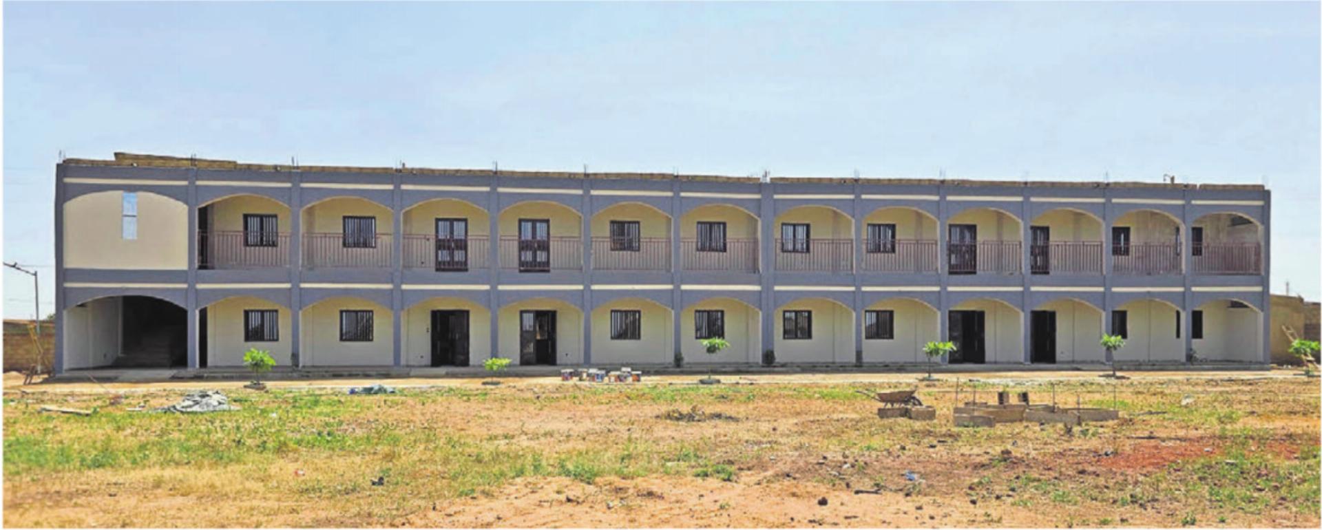 Das doppelstöckige Primarschulhaus im Schulzentrum St. Georges ist seit wenigen Wochen in Betrieb. Die Bauzeit dauerte ein Jahr länger als geplant. - Das Bild wird blockiert. – Möglicherweise durch einen aktiven Adblocker.