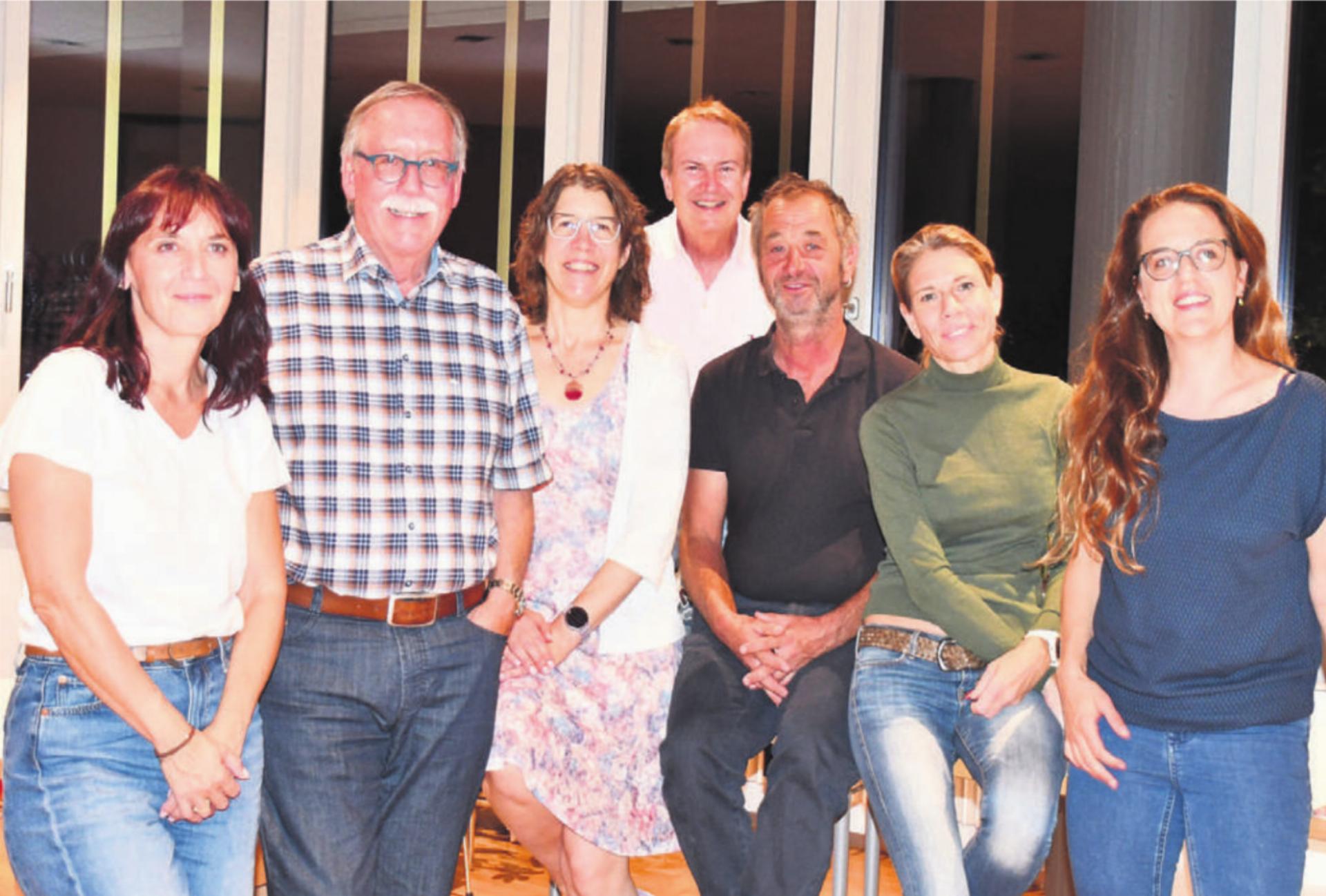 Der neue Vorstand (v. l.): Regula Iten-Breitschmid, Urs Senn, Nadja Stalder-von Felten, Präsident Daniel Renggli, Niklaus Muntwyler, Anna Lind und Prisca Zweifel. Es fehlt: Adrian Hochstrasser. Bilder: Monica Rast - Das Bild wird blockiert. – Möglicherweise durch einen aktiven Adblocker.