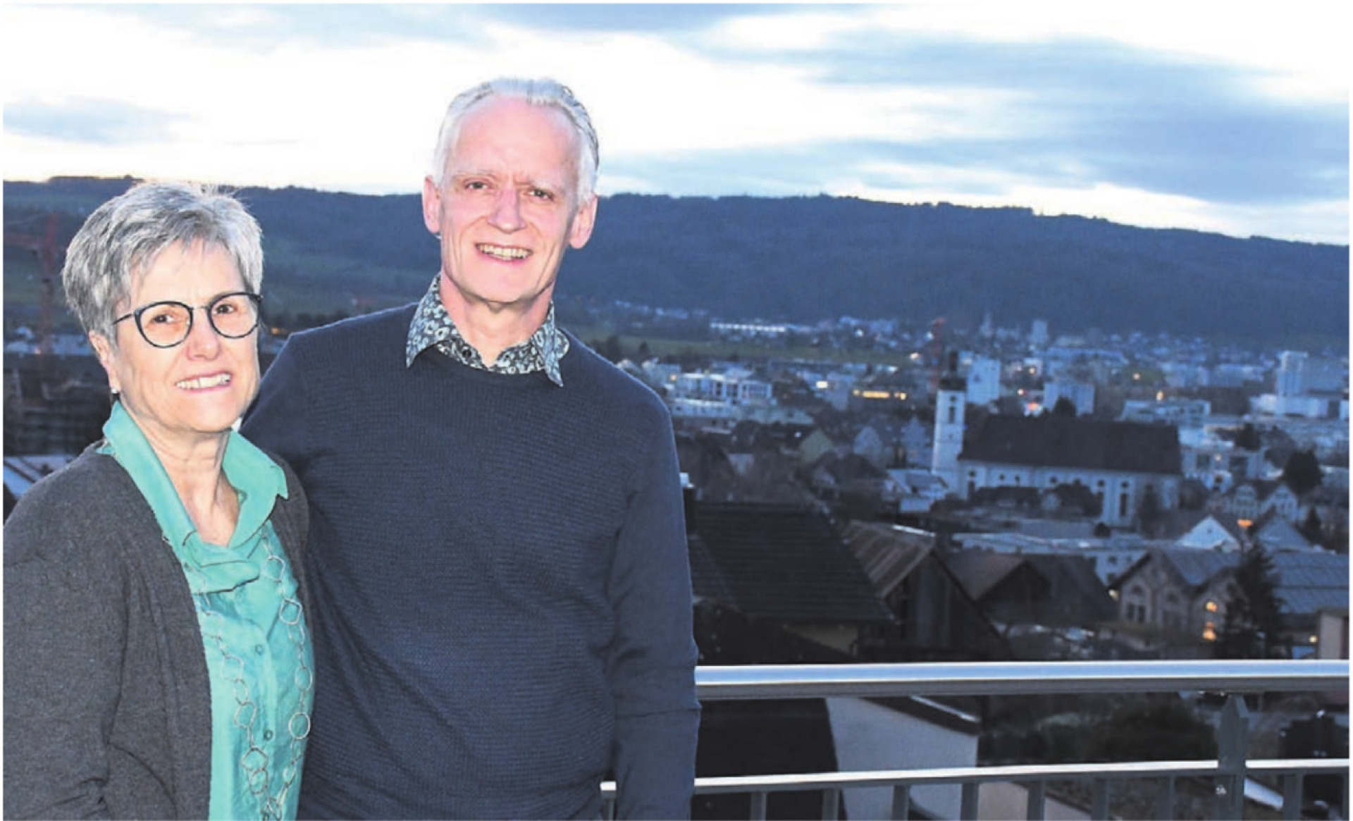Markus Keller fühlt sich an der Steingasse in Wohlen wohl: Und zusammen mit seiner Ehefrau Andrea geniesst er gerne die schöne Aussicht auf die grösste Freiämter Gemeinde. Bild: Archiv/dm - Das Bild wird blockiert. – Möglicherweise durch einen aktiven Adblocker.