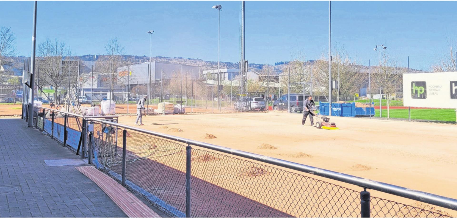 Die jährliche Instandstellung der Sandplätze und deren Unterhalt generieren immer höhere Kosten. Daran ändert sich vorerst nichts. Bilder: Archiv - Das Bild wird blockiert. – Möglicherweise durch einen aktiven Adblocker.