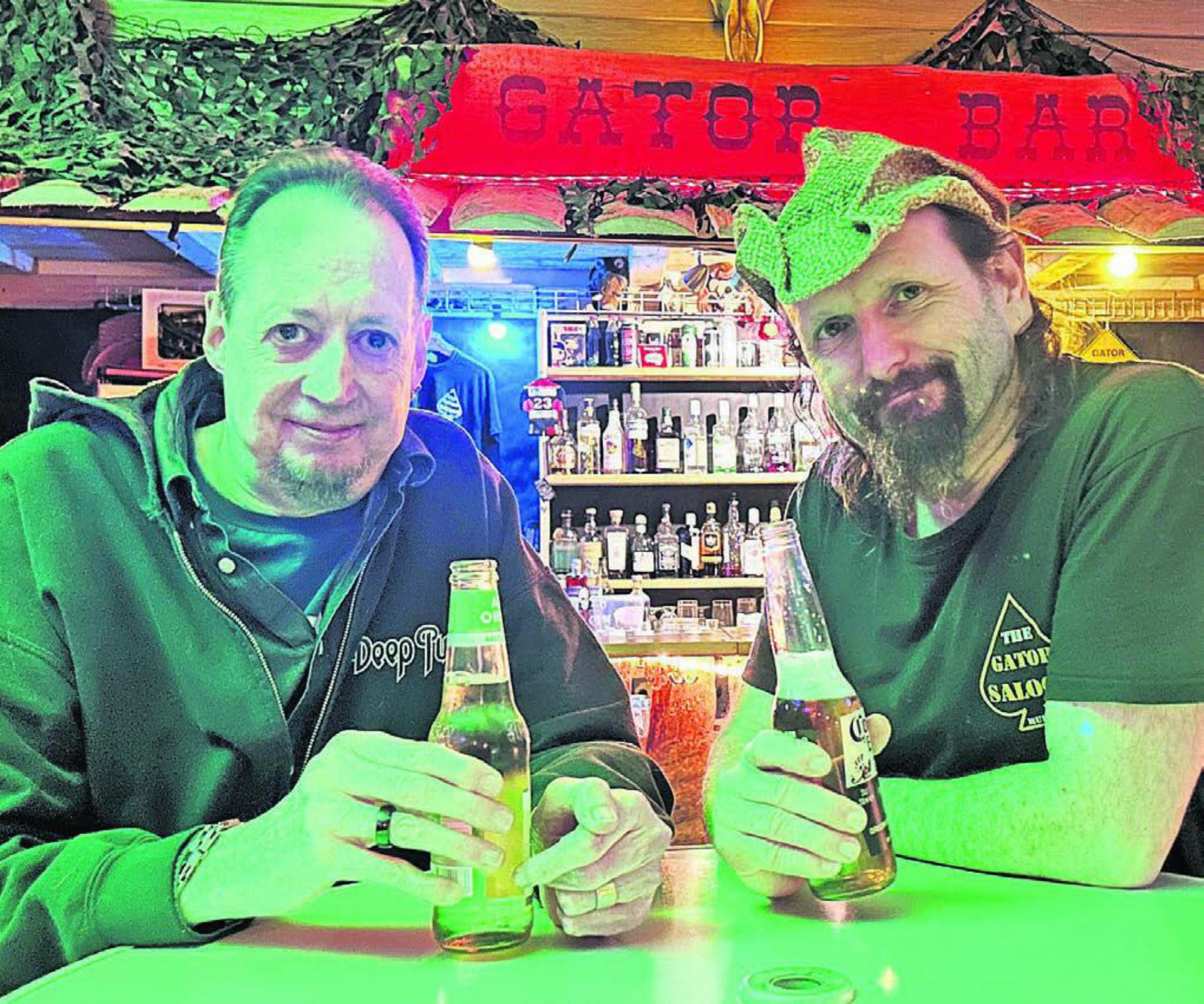 Ihnen bedeutet «The Gator Saloon» viel: Patrik Brunner (links) und Guido Viana. Bild: Annemarie Keusch