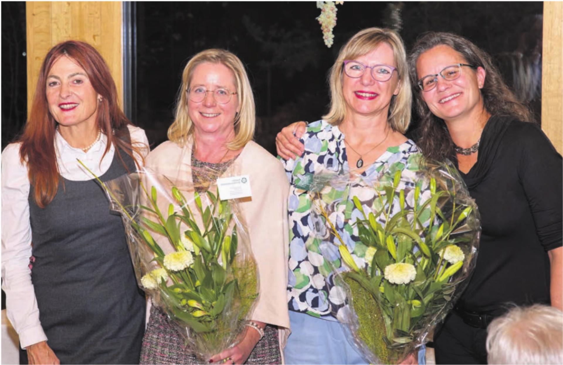 Die austretenden Vorstandsmitglieder Christa Spitznagel (2. von links) und Gabi Thiel (3. von links), umrahmt von ihren Nachfolgerinnen Esther Béchir (links) und Germaine Glanzmann. Bilder: zg - Das Bild wird blockiert. – Möglicherweise durch einen aktiven Adblocker.