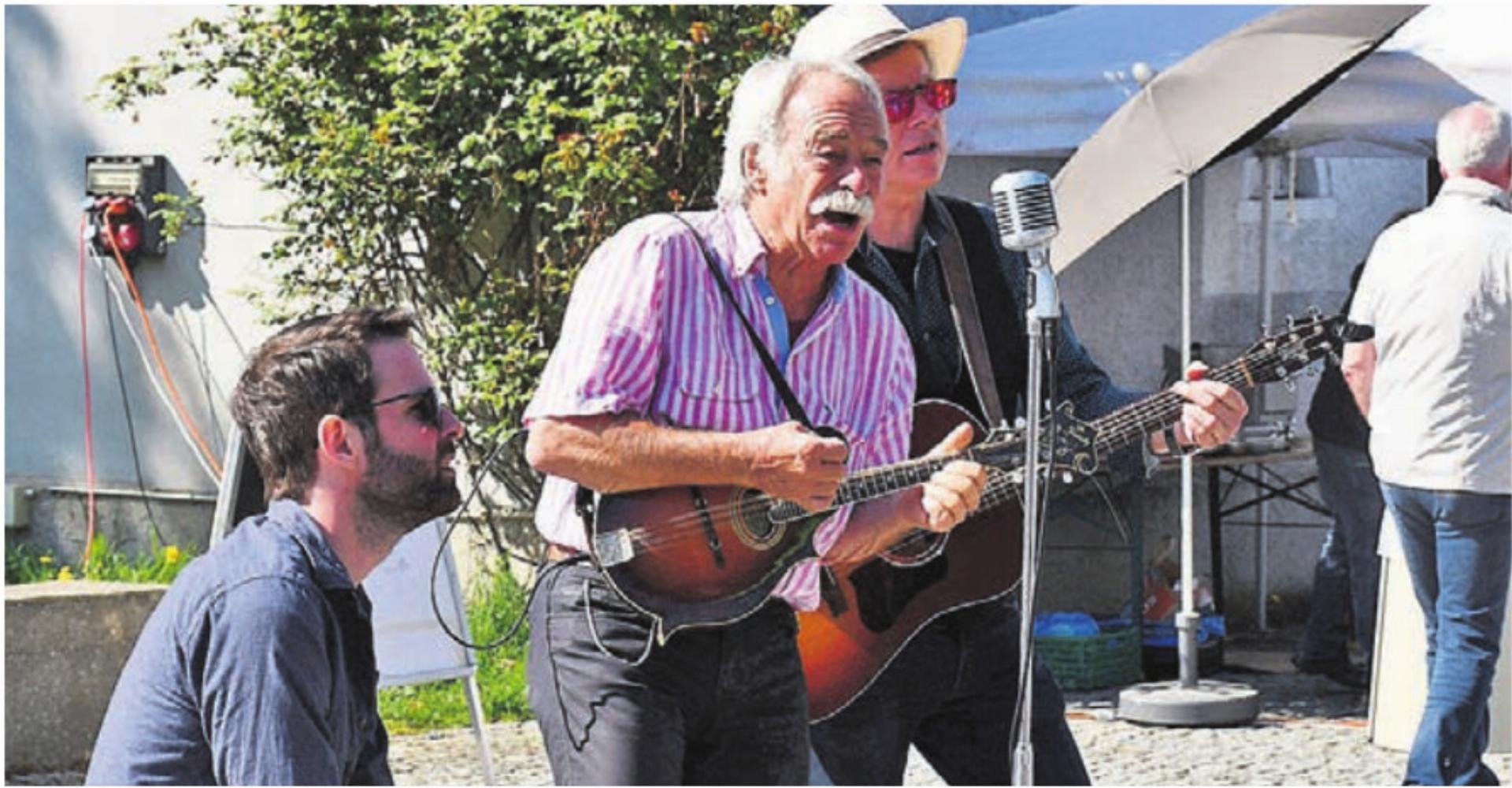 Die Band «Wilhelm Toll» sorgt für die musikalische Umrahmung.    Bilder: mo - Das Bild wird blockiert. – Möglicherweise durch einen aktiven Adblocker.