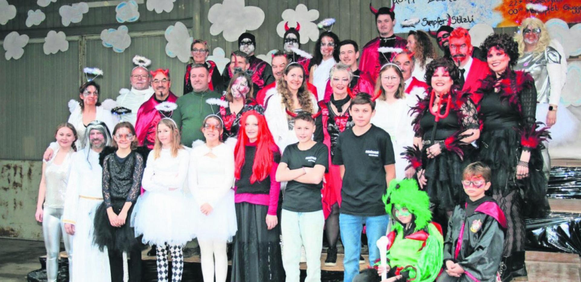 Das ganze Oldie-Team auf einen Blick – kurz vor der Oldie-Bar letztes Jahr. Heuer empfangen sie die Gäste in «Oldies Disney Wörld».