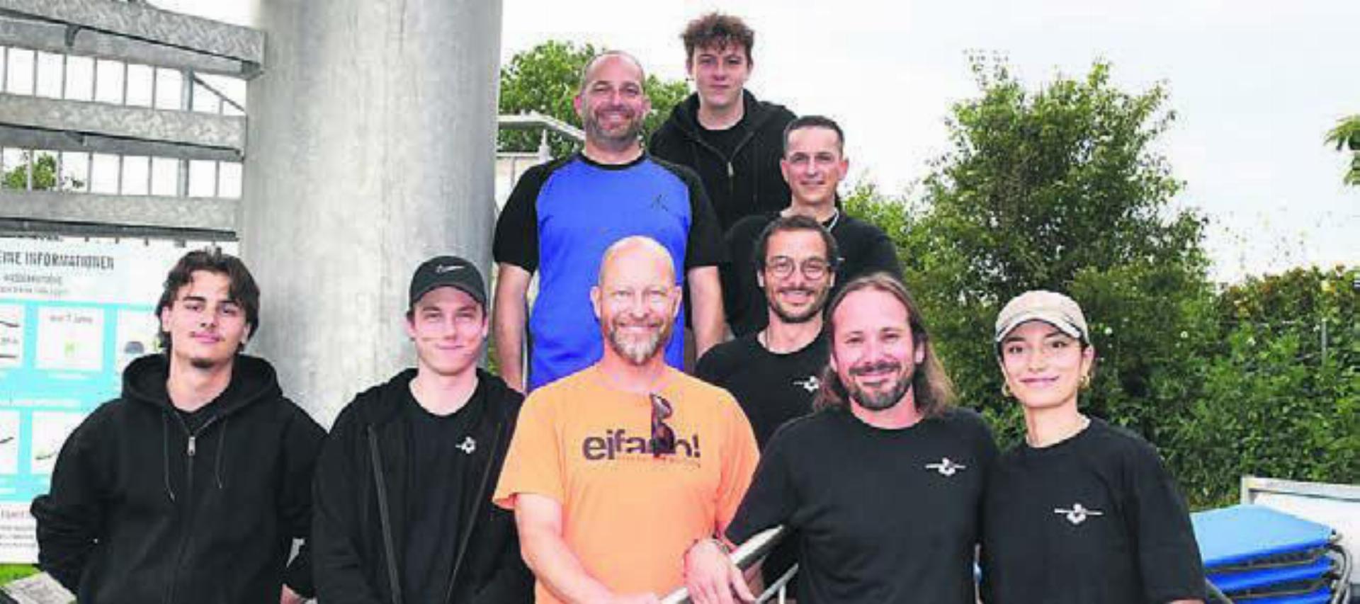Sie alle sind an der «Teacher’s Lounge» beteiligt: Die besondere Bar soll am Jugendfest zum einzigartigen Treffpunkt werden. Bild: dm