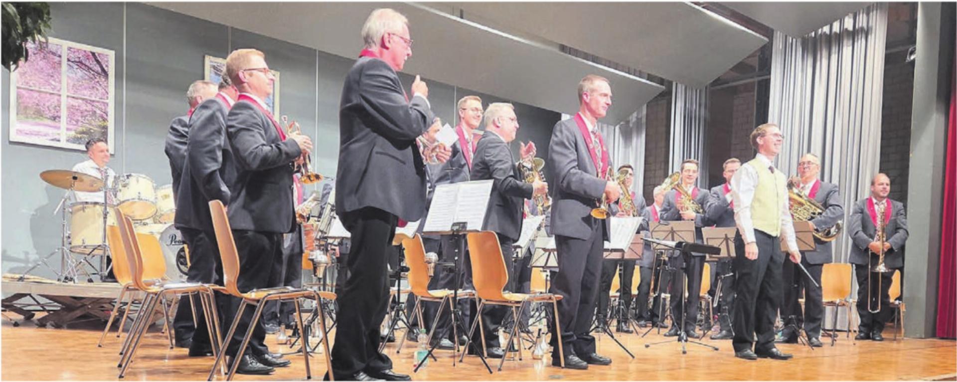 Der Musikverein Jonen durfte beim Jahreskonzert viel Applaus und Begeisterung erfahren. Bilder: Alphonse Hauser - Das Bild wird blockiert. – Möglicherweise durch einen aktiven Adblocker.