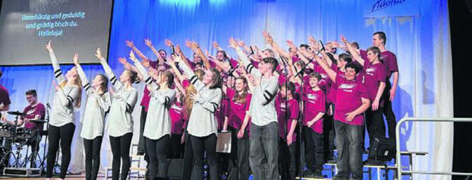 Mit viel Enthusiasmus: die Adonia-Teens in Muri. Bild: zg