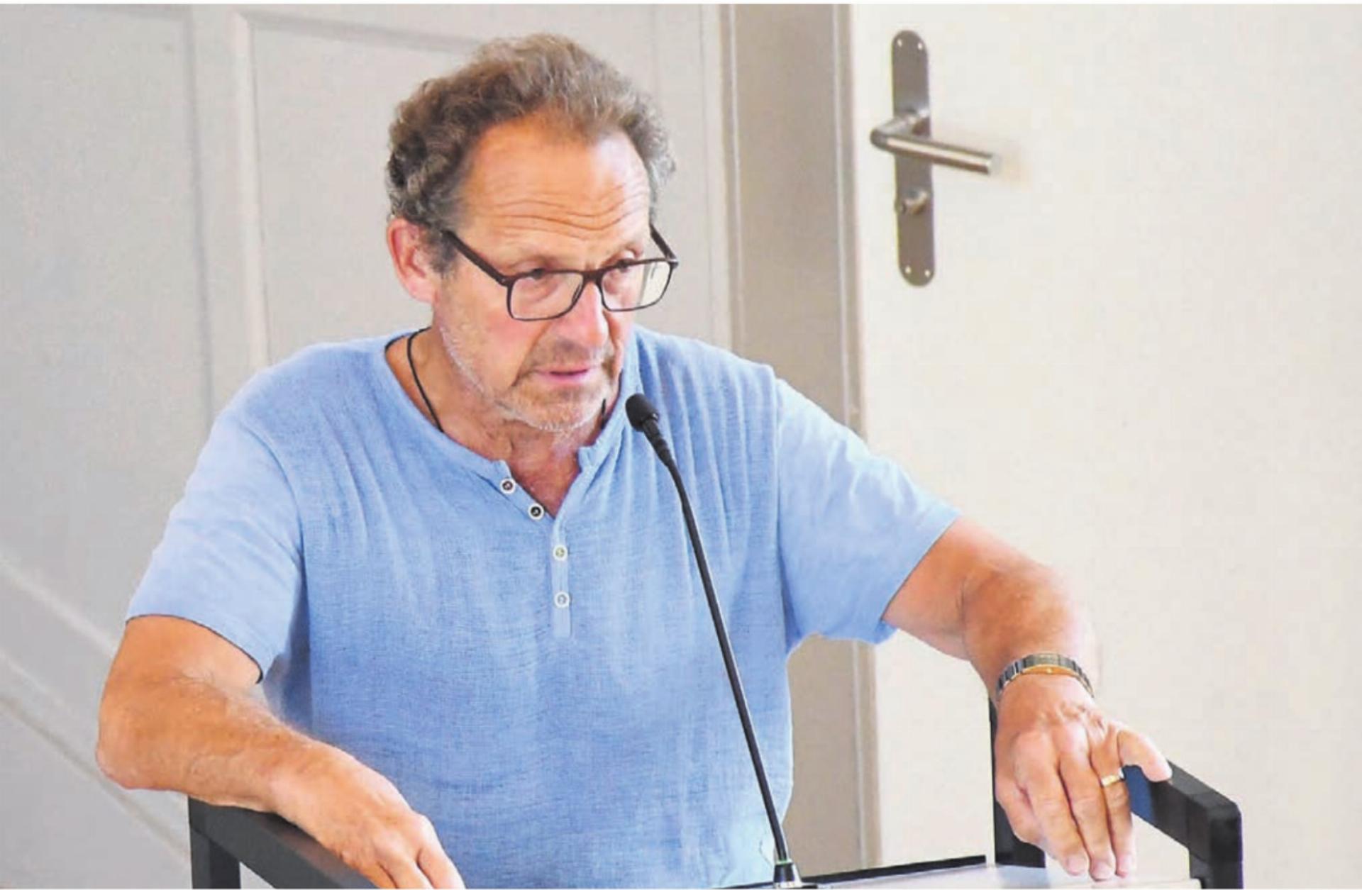 Schaut kritisch auf den Finanzhaushalt der Gemeinde Wohlen: Daniel Heinrich (Mitte), Präsident der Finanz- und Geschäftsprüfungskommission. Bild: Archiv/dm - Das Bild wird blockiert. – Möglicherweise durch einen aktiven Adblocker.