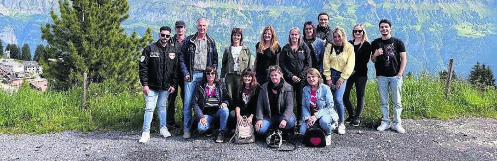 Das Wipac-Team besuchte anlässlich des Firmenjubiläums eine Käserei auf dem Flumserberg. Bild: zg