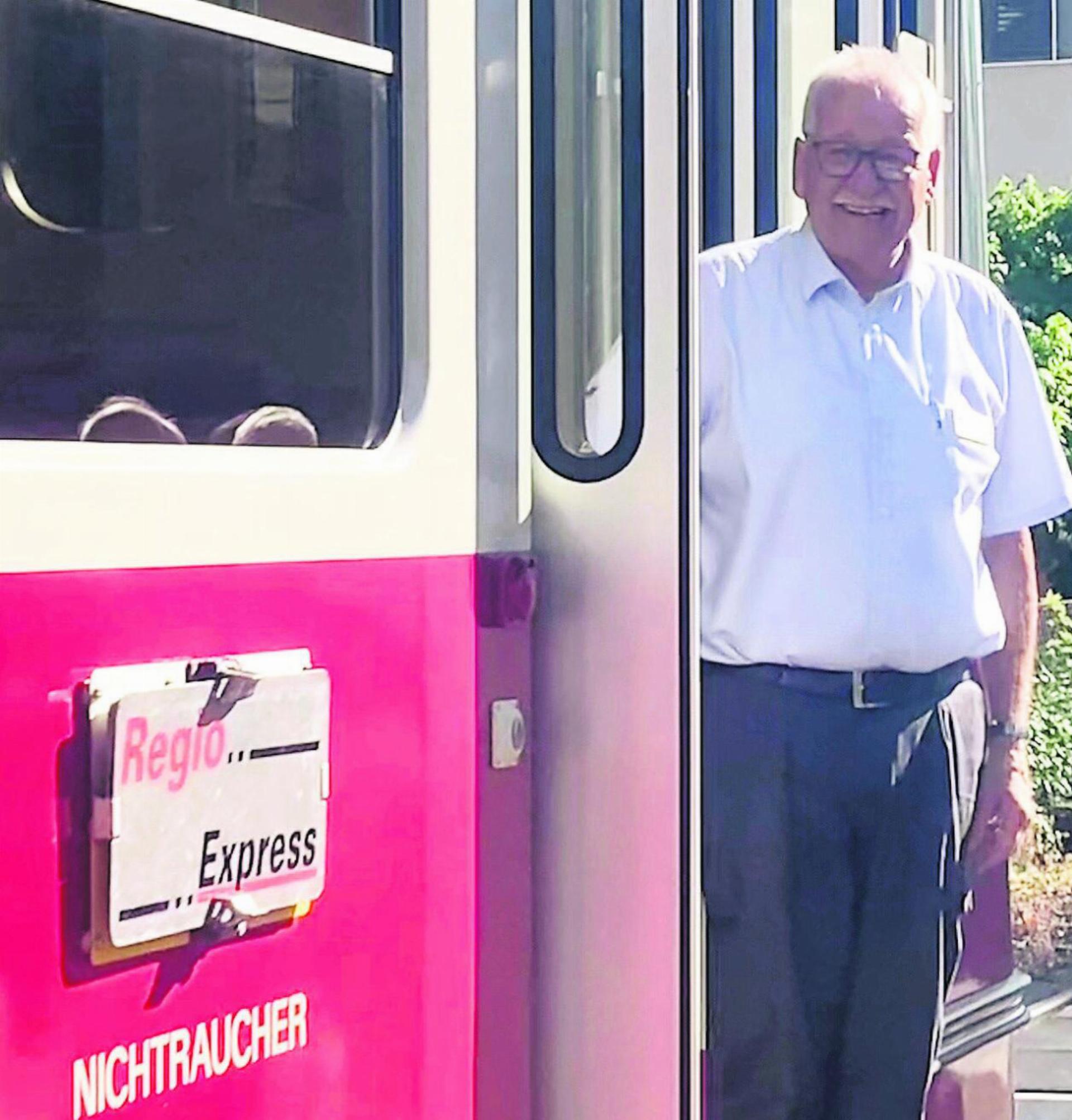 An seinem letzten Arbeitstag fuhr Urs Schlittler seinen Lieblingszug. Bild: zg