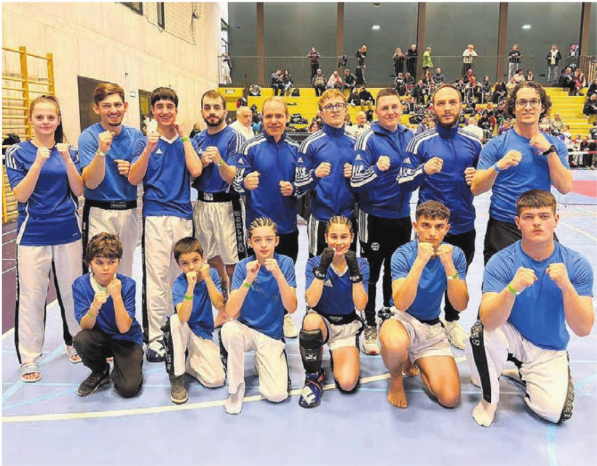 Die erfolgreiche Delegation von Kickboxing Wohlen am Basler Cup. Bild: zg - Das Bild wird blockiert. – Möglicherweise durch einen aktiven Adblocker.