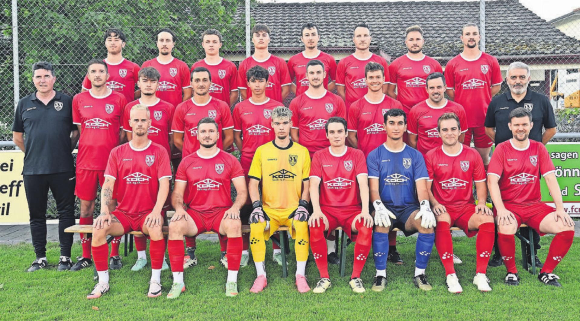 FC Niederwil, Saison 2024/25, hinten, von links: Emiliano Di Chiara, Patrick Meyer, Janis Holenweger, Gabriel Suarez, David Näf, Peter Stauber, Domenico Dupont, Luca Blumer. Mitte: Remo Lehmann (Trainer), Martin Bräuer (Sportchef), Joni Ahmetaj, Andreas Habegger, Leandro Schatzmann, Fabrice Rätz, Luca Angst, Simon Haas, Luigi «Gino» Saporito (Trainer). Vorne: Livio Rey, Leutrim Buqa, Noel Kottmann, Rafael Schertenleib (Captain), Diego Alexandre Fernandes Correia, Mikko Timo Dornbusch, Raphael Peterhans. Es fehlen: Stefan Bauer (Torhütertrainer), Oliver Stutz, Oliver Allenspach, Lenin Bonito, Joel Rey.