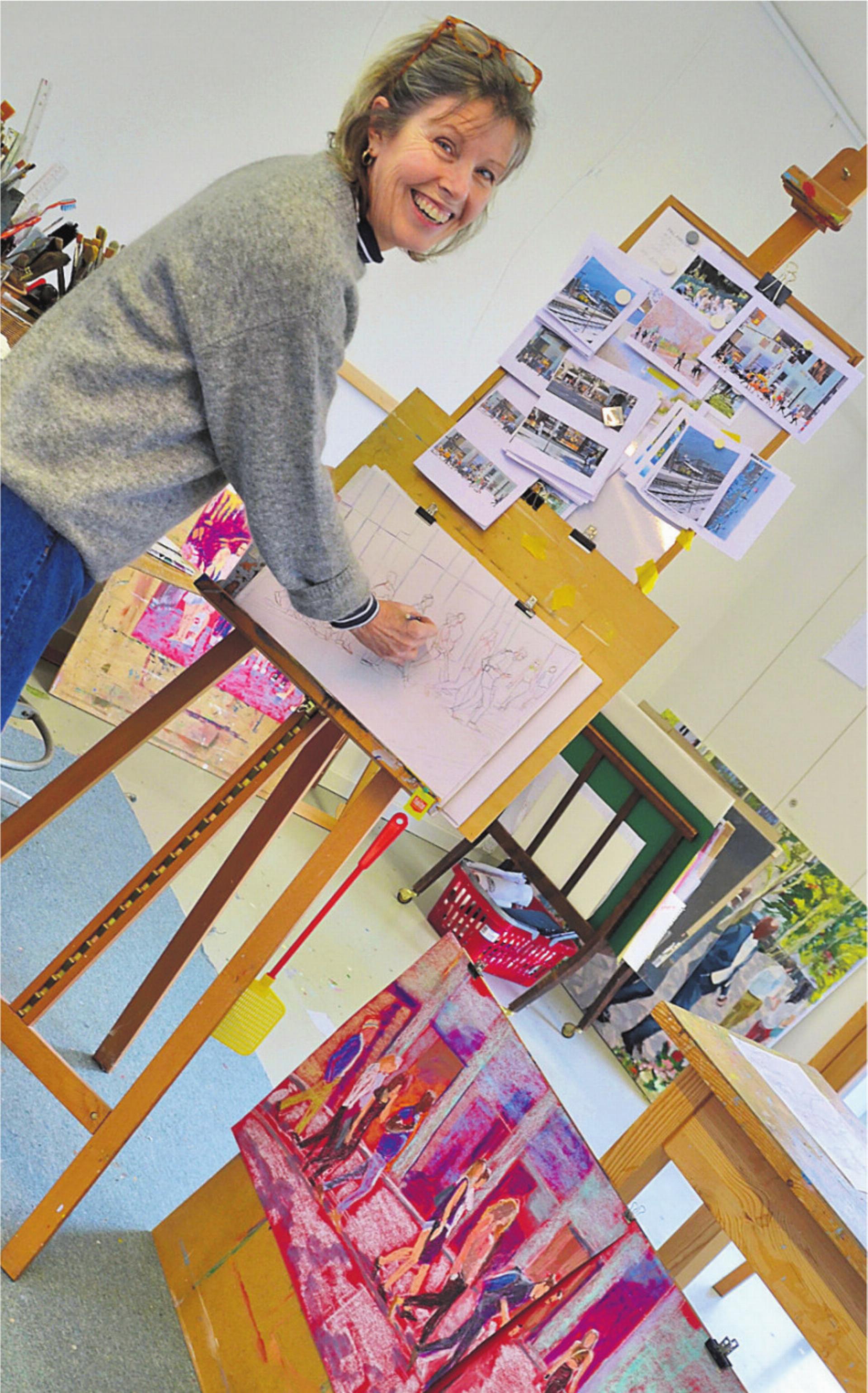 Bevor Rosemary Rauber zu malen beginnt, komponiert sie ihre Werke mit Farbstiften, dann entwickelt sie sie in locker-schnellem Stil mit Malkreide weiter.
Bild: Thomas Stöckli - Das Bild wird blockiert. – Möglicherweise durch einen aktiven Adblocker.