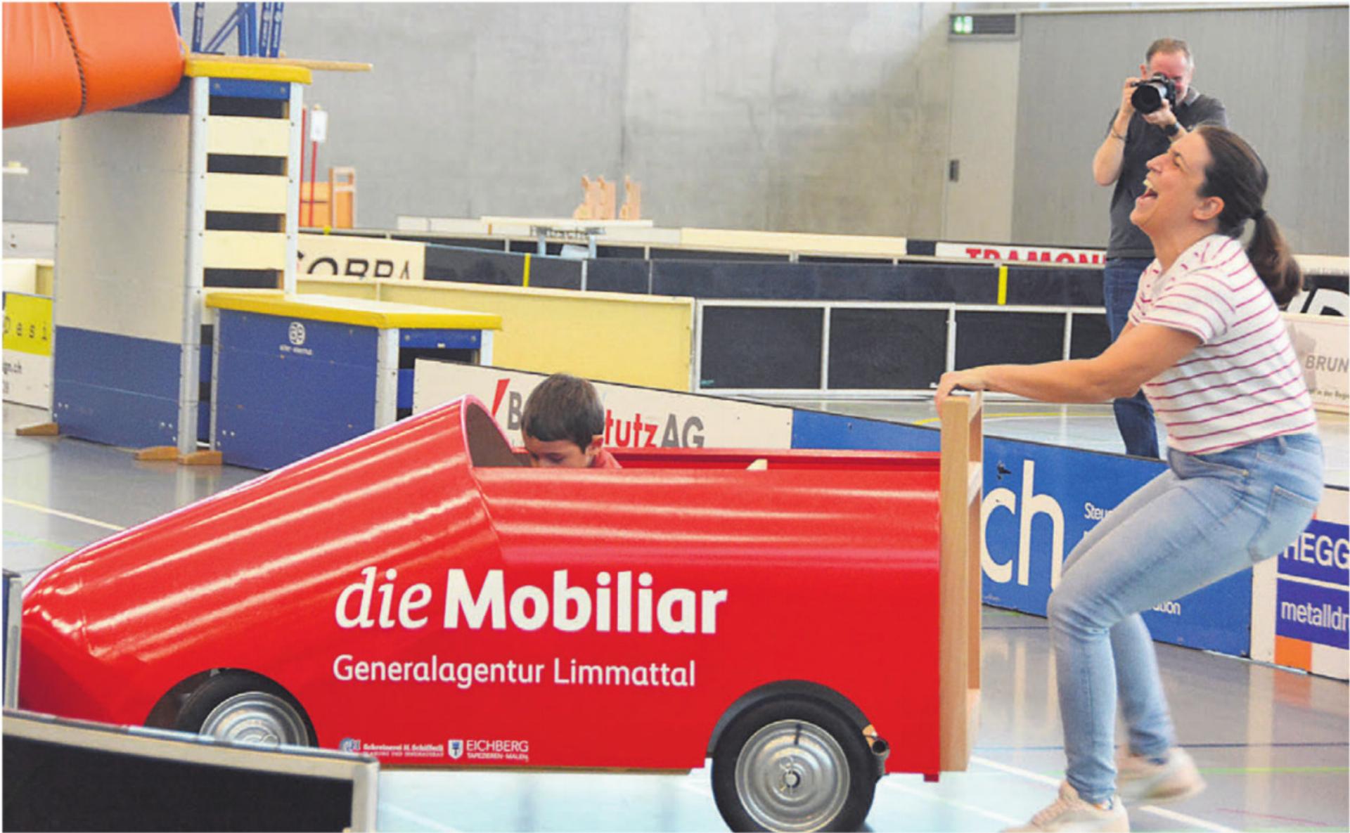 Auch wenn es hie und da einen Crash mit den Banden gab, tat dies der guten Stimmung bei den Teilnehmenden keinen Abbruch.
Bilder: Sabrina Salm - Das Bild wird blockiert. – Möglicherweise durch einen aktiven Adblocker.