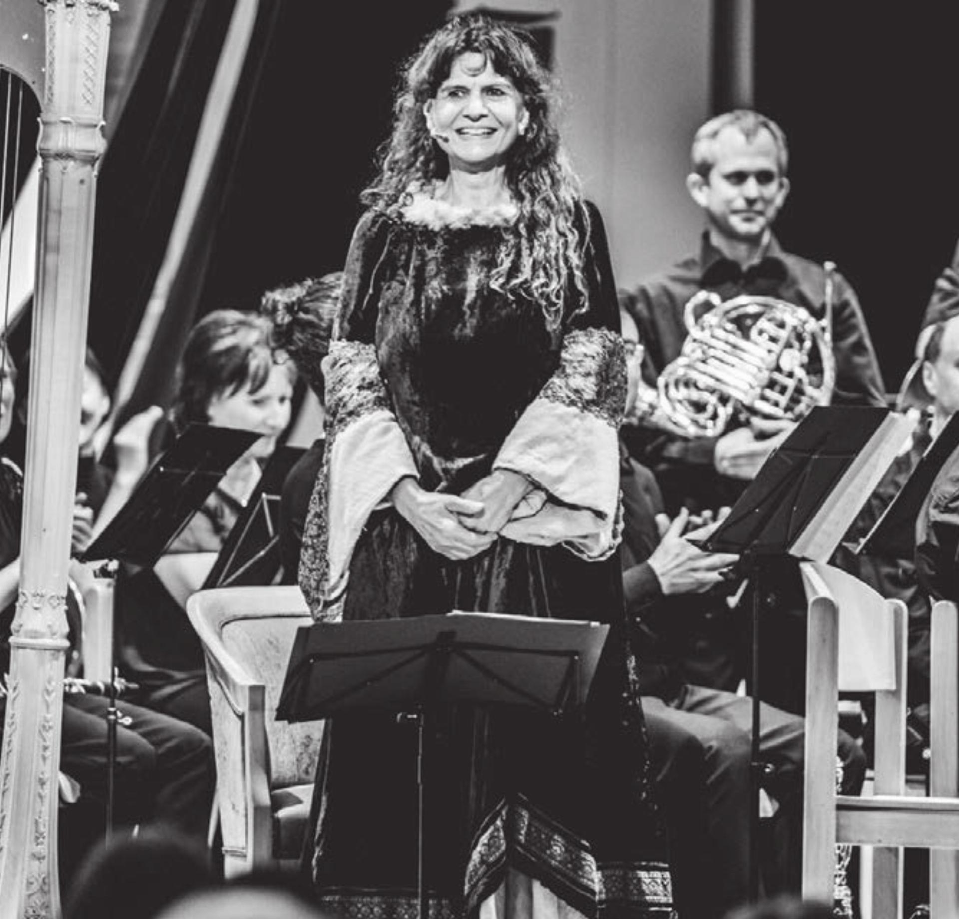 Jolanda Steiner in der Roller der Erzählerin von «Aschenbrödel». Bild: zg - Das Bild wird blockiert. – Möglicherweise durch einen aktiven Adblocker.