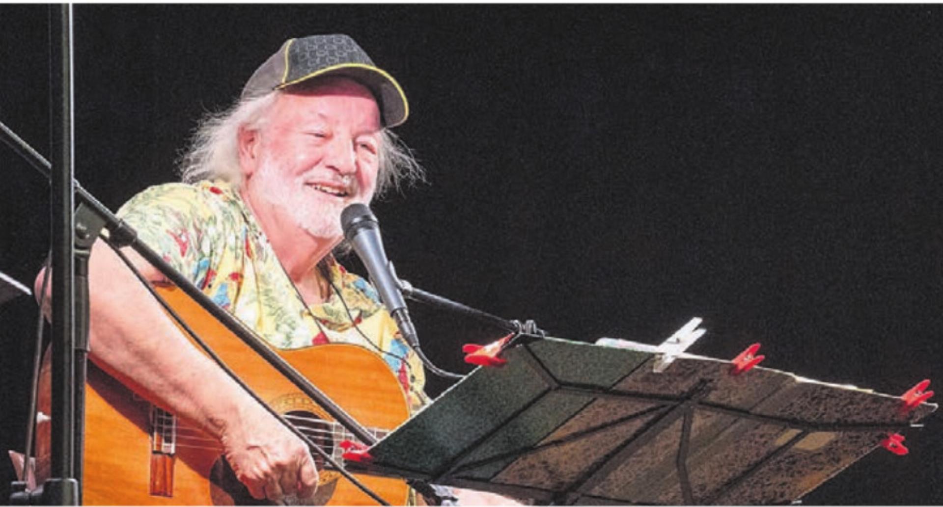 Er begeisterte im Casino: Peach Weber gab sich mit seinem Programm «King of Gäx» sehr volksnah. Bild: sh - Das Bild wird blockiert. – Möglicherweise durch einen aktiven Adblocker.