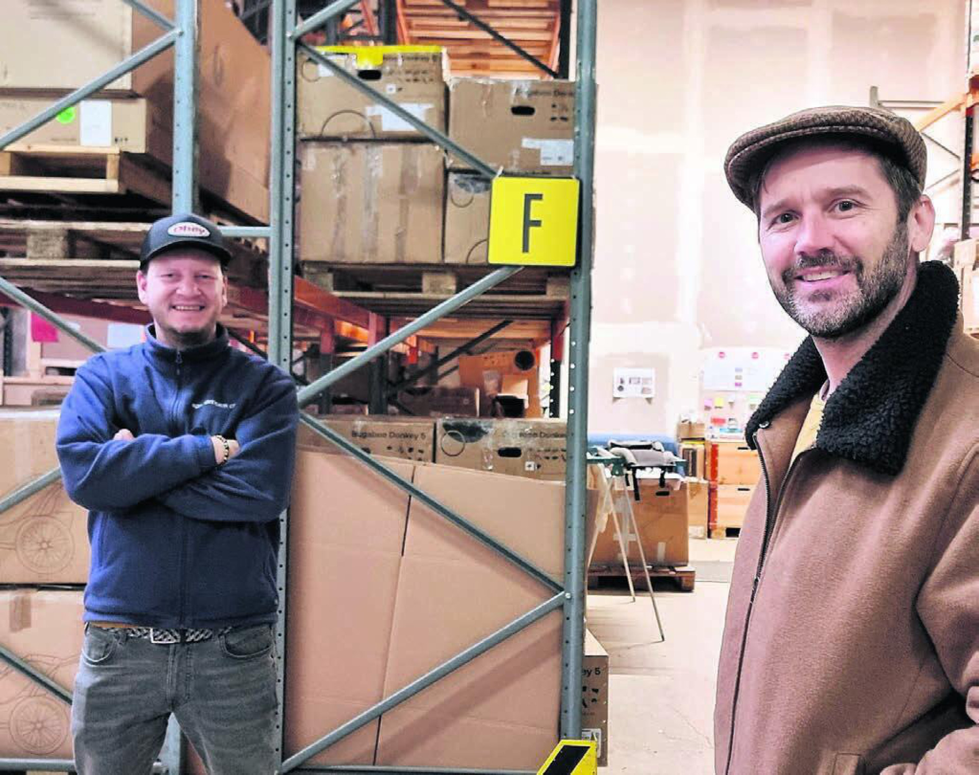 Logistik, Lager und Aufbereitungsort: Marc Nater von Sprinter Logistik, links, und Marco Tramontano schätzen ihre Zusammenarbeit. Bild: Verena Anna Wigger - Das Bild wird blockiert. – Möglicherweise durch einen aktiven Adblocker.