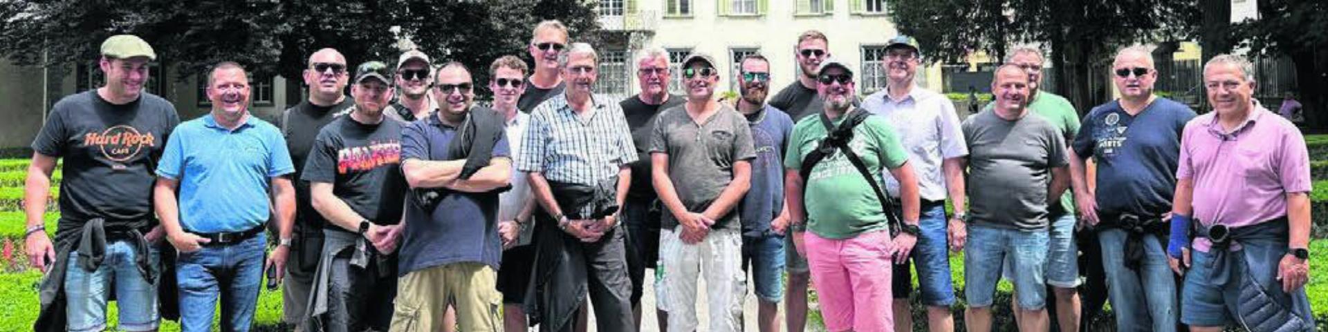 So viel Zeit muss sein. Ein Gruppenfoto der reisenden Göttis aus Livigno.
Bild: zg