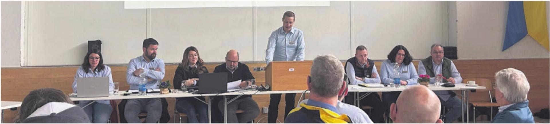 Der Verband ist gut aufgestellt mit dem Vorstand, von links: Simone Näpfer, Rémy Piot, Sarah Joho, Gerry Koch, Präsident Markus Mathis, Franz Wüest, Ariane Schuler und Ivo Kanig. Bild: zg - Das Bild wird blockiert. – Möglicherweise durch einen aktiven Adblocker.