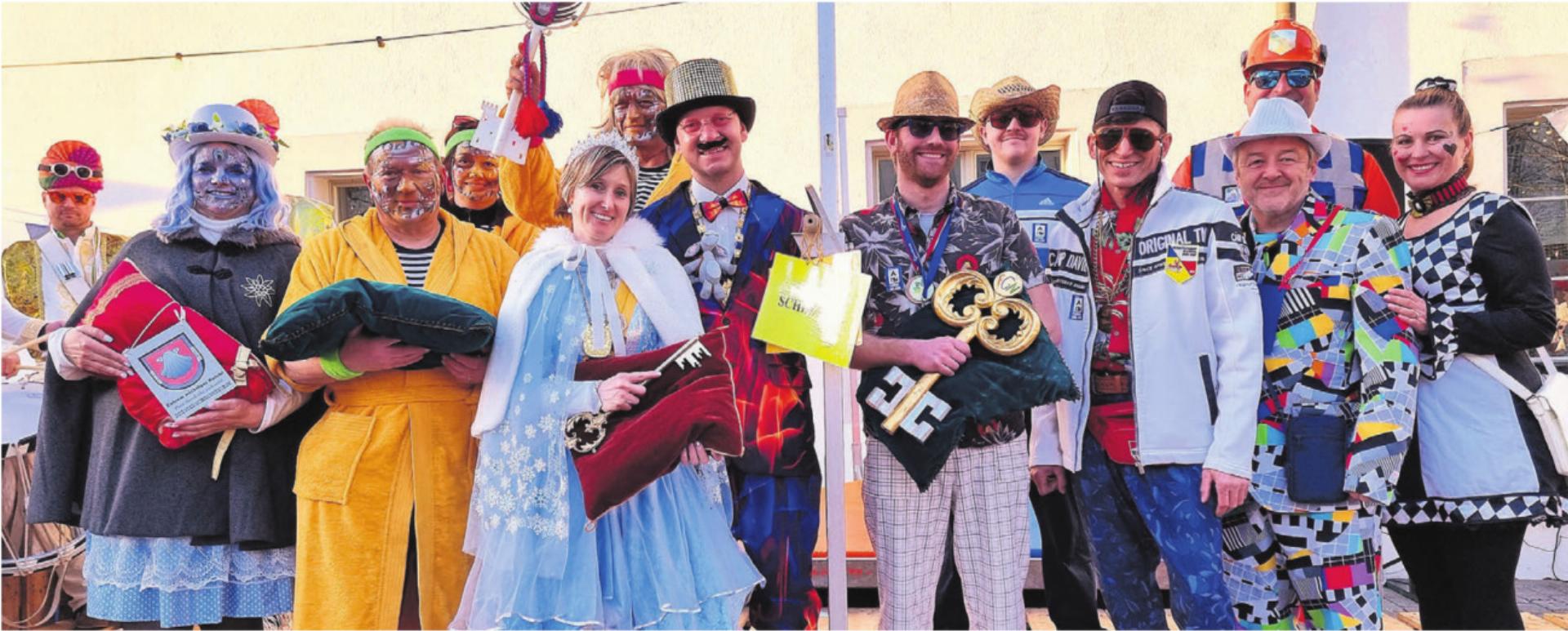 Sie wurden als fit befunden, die Stadträte und ihre Chefinnen und Chefs. Die Fasnacht kann nun losgehen. Bilder: Verena Anna Wigger - Das Bild wird blockiert. – Möglicherweise durch einen aktiven Adblocker.