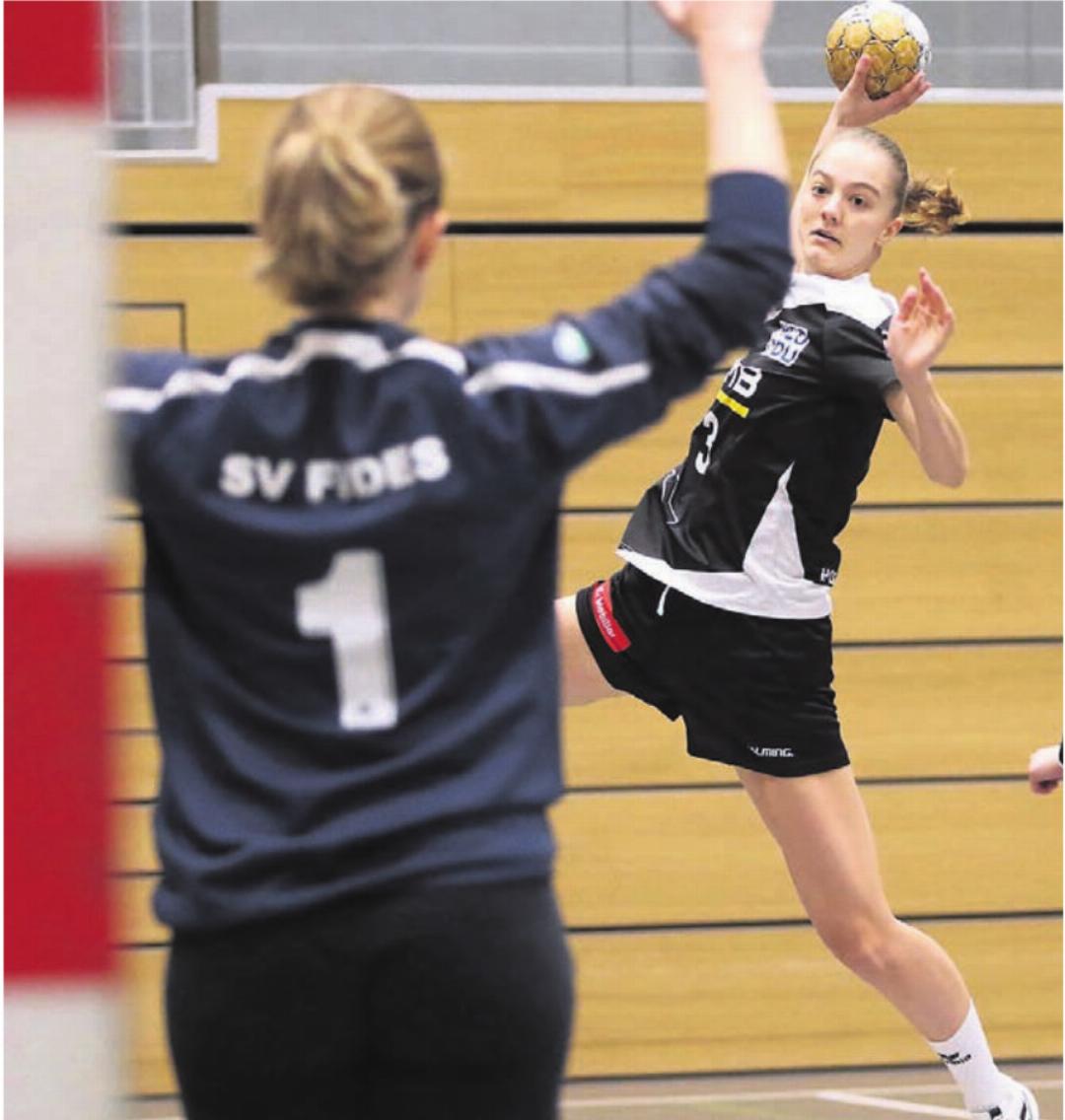 Larissa Snedkerud beim Abschluss. Bilder: jg/zg Larissa Snedkerud beim Abschluss. Bilder: jg/zg