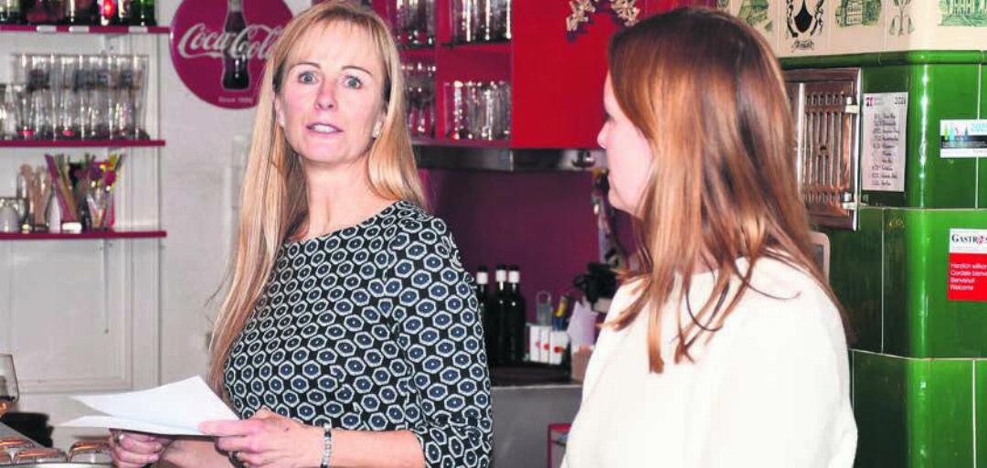 Das Co-Präsidium der Mitte versuchte den Sitzverlust zu erklären: Stefanie Dietrich (rechts) und Sonja Isler-Rüttimann, die ab Januar als Frau Vizeammann amten wird. Das Co-Präsidium der Mitte versuchte den Sitzverlust zu erklären: Stefanie Dietrich (rechts) und Sonja Isler-Rüttimann, die ab Januar als Frau Vizeammann amten wird.