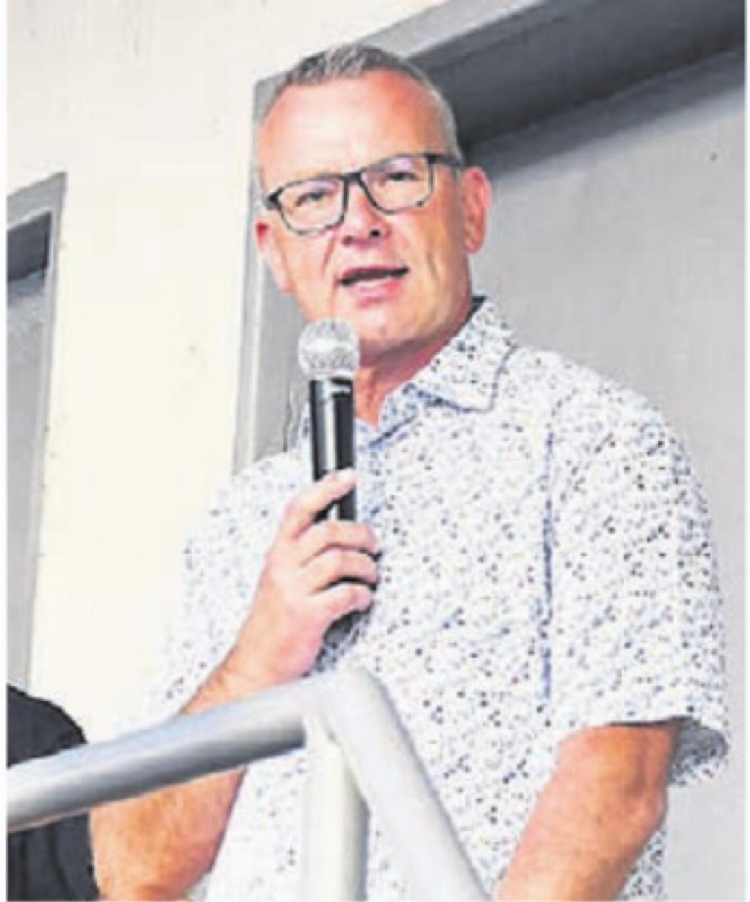 Urs Beyeler,
Muri Urs Beyeler,
Muri