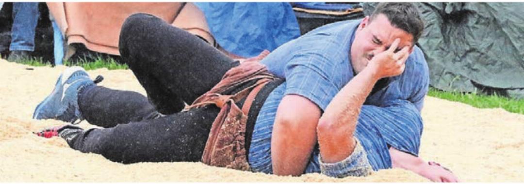 Ohne es zu sehen, gewinnt Lukas Döbeli gegen Ralf Böni. Ohne es zu sehen, gewinnt Lukas Döbeli gegen Ralf Böni.