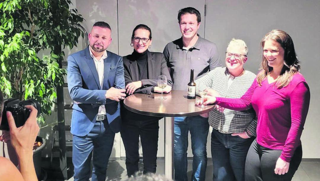 Die bisherigen SP-Vertreter, die wieder antraten, schafften alle die Wahl (von links): Sasha Stojmenovski, Laura Pascolin, Matthias Schneider, Simone Allenspach und Martina Arnet. Bild: chh Die bisherigen SP-Vertreter, die wieder antraten, schafften alle die Wahl (von links): Sasha Stojmenovski, Laura Pascolin, Matthias Schneider, Simone Allenspach und Martina Arnet. Bild: chh