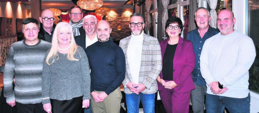 Die neue SVP-Fraktion (v. l.): Adrian Kündig, Manfred Breitschmid, Diana Holliger, Fritz Beiner, Roland Büchi, Fabio Pierascenzi, Renato Hübscher, Monika Michel, Stefan Nauer, Sven Rappo. Es fehlen: Peter Christen, Max Hüsser, Daniel Huser. Bilder: Daniel Marti Die neue SVP-Fraktion (v. l.): Adrian Kündig, Manfred Breitschmid, Diana Holliger, Fritz Beiner, Roland Büchi, Fabio Pierascenzi, Renato Hübscher, Monika Michel, Stefan Nauer, Sven Rappo. Es fehlen: Peter Christen, Max Hüsser, Daniel Huser. Bilder: Daniel Marti