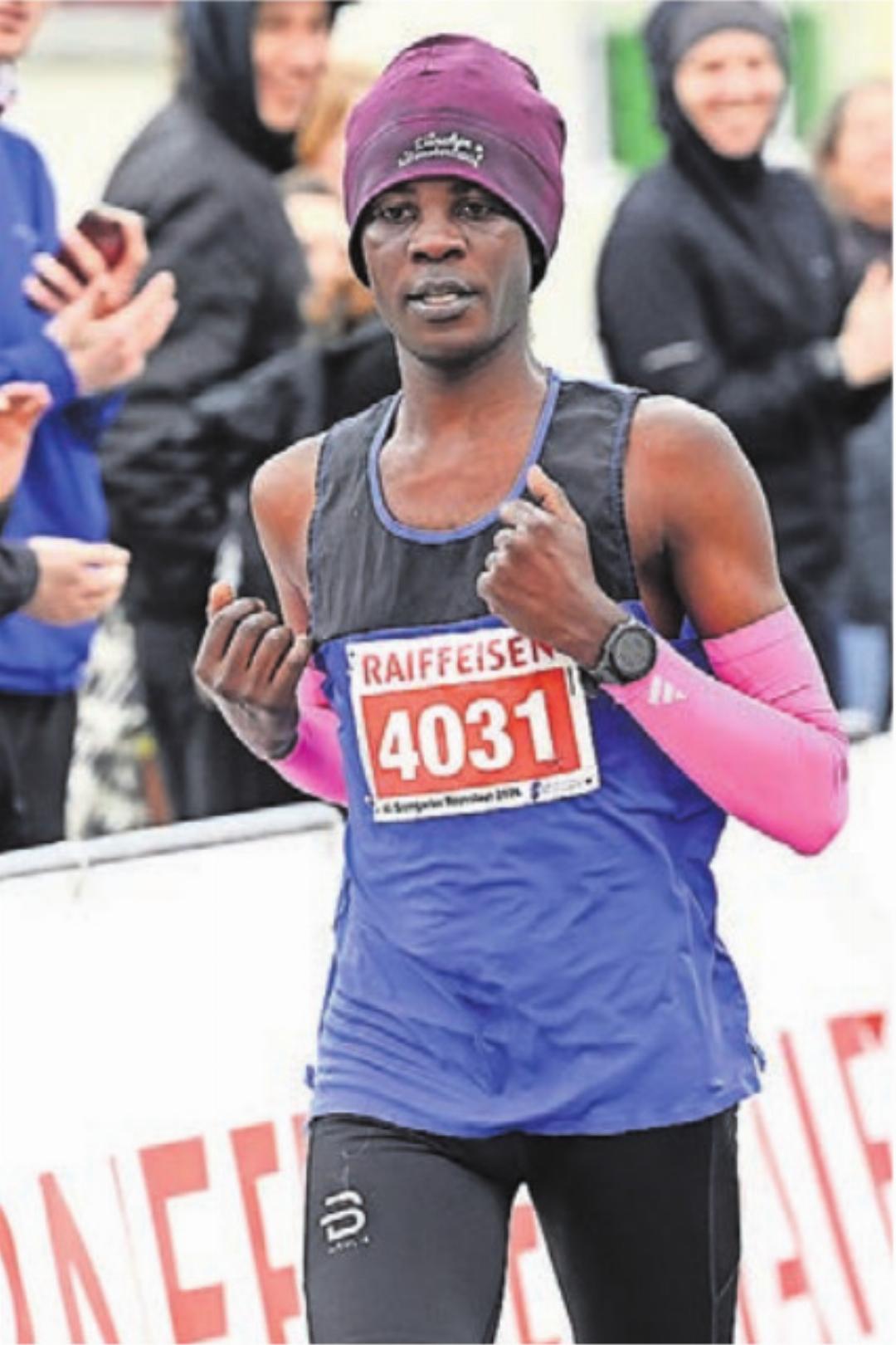 Auch nicht in Bestform und trotzdem Rang 2 im Halbmarathon: Der Beriker Eric Muthomi Riungu. Auch nicht in Bestform und trotzdem Rang 2 im Halbmarathon: Der Beriker Eric Muthomi Riungu.