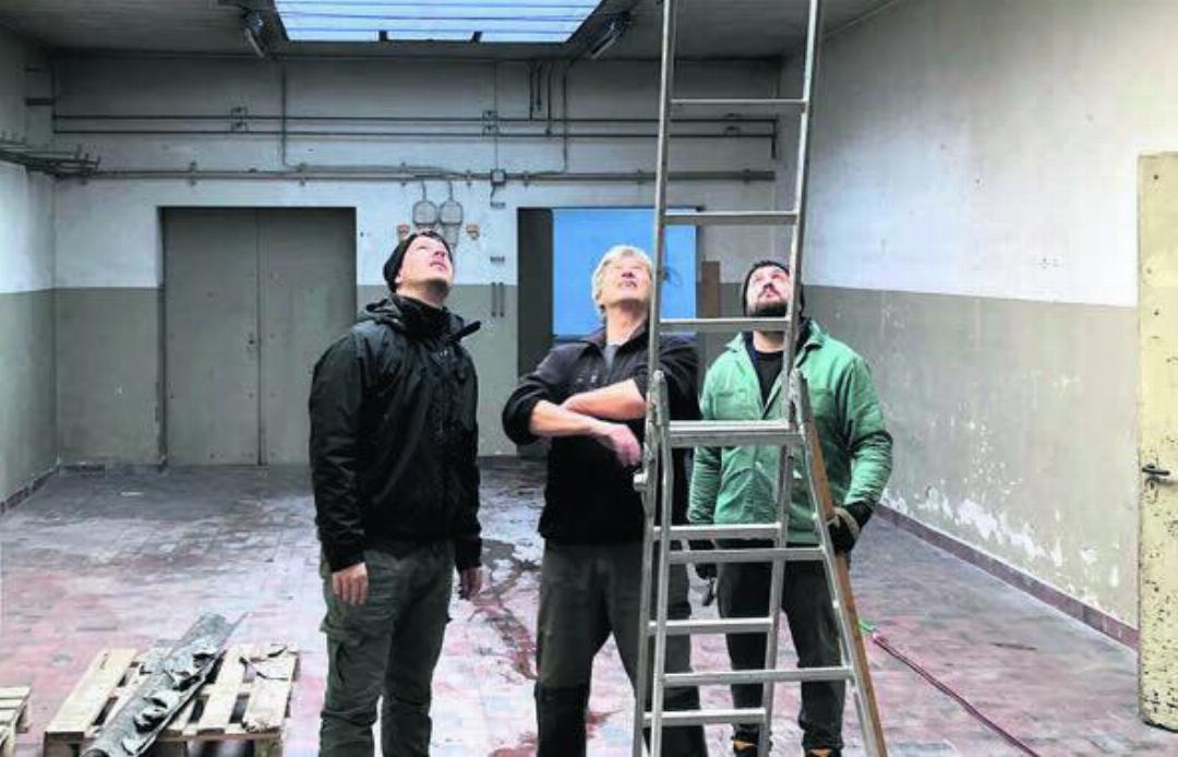 Inspektion der Räume inklusive Dachkonstruktion (v.l.): Manuel Rimann, Stefan Hegi und Maurus Keusch.
