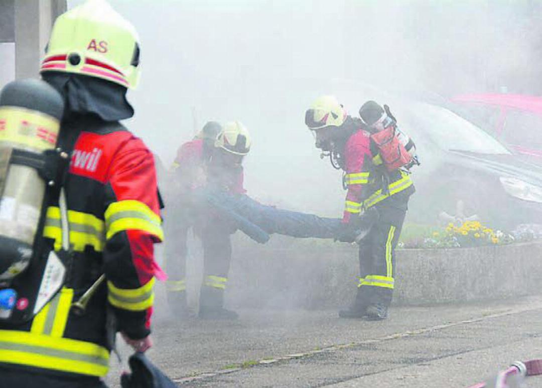 Auch im dichtesten Rauch müssen sich die Atemschutz-Mitglieder der Feuerwehr zurechtfinden, um Leben zu retten.