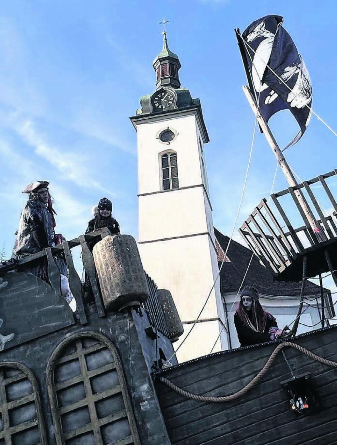 Die «Pirates of Dentike» sind bei der Wohler Kirche und haben den letzten Meter geschafft.