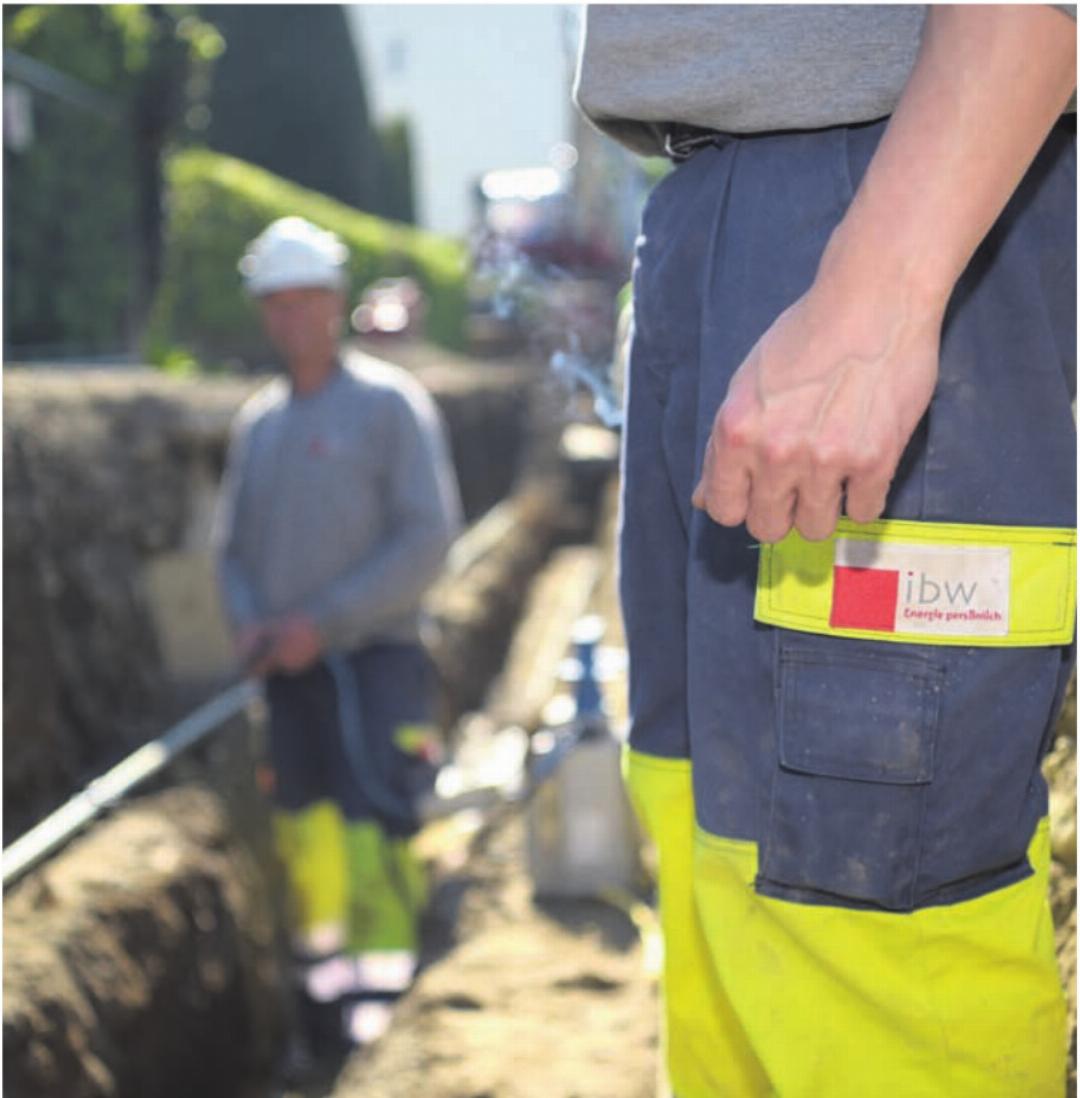 Auch die Mitarbeitenden der ibw müssen das ganze Jahr über damit rechnen, zu einem Einsatz gerufen zu werden. Bei einem Leitungsleck kann man schliesslich nicht bis zum nächsten Werktag warten. Bild: pd Auch die Mitarbeitenden der ibw müssen das ganze Jahr über damit rechnen, zu einem Einsatz gerufen zu werden. Bei einem Leitungsleck kann man schliesslich nicht bis zum nächsten Werktag warten. Bild: pd