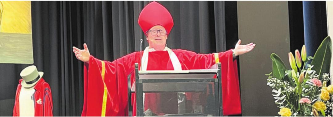 Der Segen ist dem neuen Ehrenkammerer sicher: Der Zeremonienmeister Andy Bächer trat auch als Gesandter aus der Vatikanstadt auf. Der Segen ist dem neuen Ehrenkammerer sicher: Der Zeremonienmeister Andy Bächer trat auch als Gesandter aus der Vatikanstadt auf.