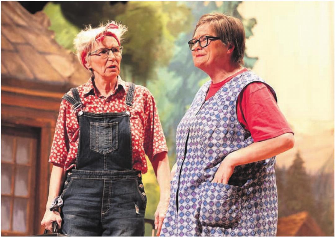 Die Langfinger Trudi und Berti (Cornelia Müller, links, und Manuela Kuhn) sorgten für einiges Chaos. Die Langfinger Trudi und Berti (Cornelia Müller, links, und Manuela Kuhn) sorgten für einiges Chaos.