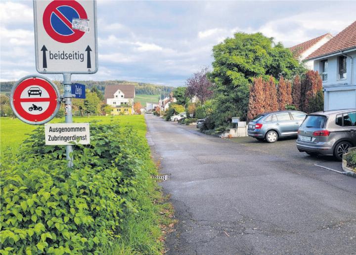 Die geplante Sanierung des Zelgli sorgte im Vorfeld für viele Diskussionen. Die Strasse soll breiter werden, was nicht allen im Quartier gefällt. Bild: Chregi Hansen