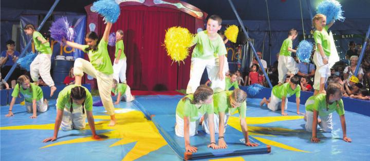 Die Schülerinnen und Schüler präsentierten sich äussert beweglich und mit einem guten Gleichgewichtssinn. Bilder: Roger Wetli