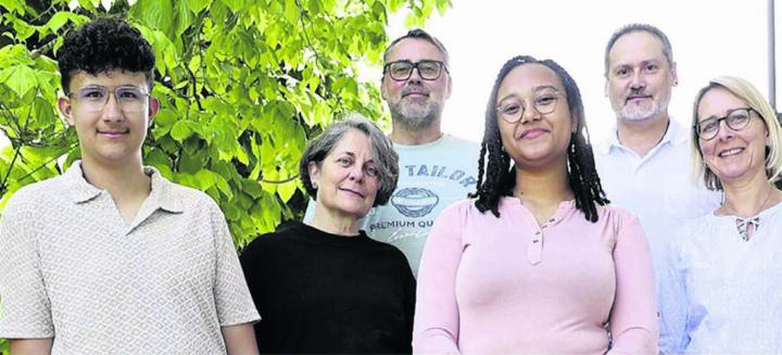 Eine engagierte Gruppe, die mit viel Energie und Ideen die Zukunft der Jugendlichen in der Gemeinde gestaltet (v. l.): Konstantin Milankovic, Priska Wyss, Mattheus Lewandowski, Shannon Hegglin, Fabian Lupp, Ursi Brunner – es fehlen Pascal Jost und Andreas Kohlreiter. Bild: gk