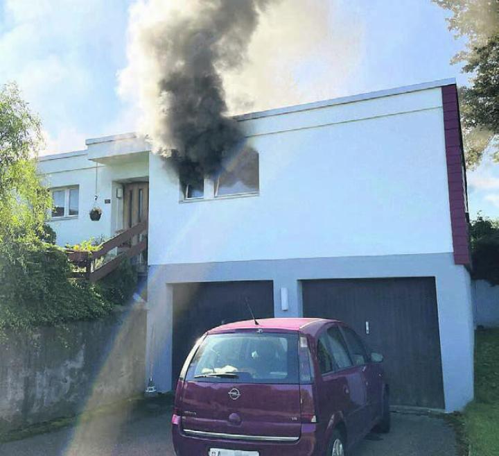 Das Haus ist nach dem Brand bis auf Weiteres nicht mehr bewohnbar. Bild: pz