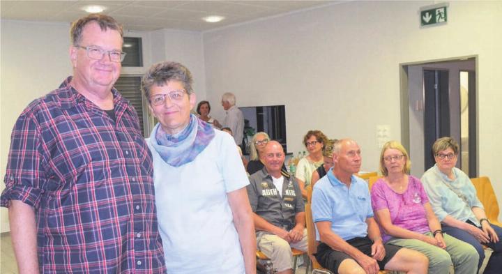 Norbert und Claudia Hoffmann aus Wohlen liessen in Unterlunkhofen an ihrem Afrika-Abenteuer teilhaben. Bilder: Thomas Stöckli / zg