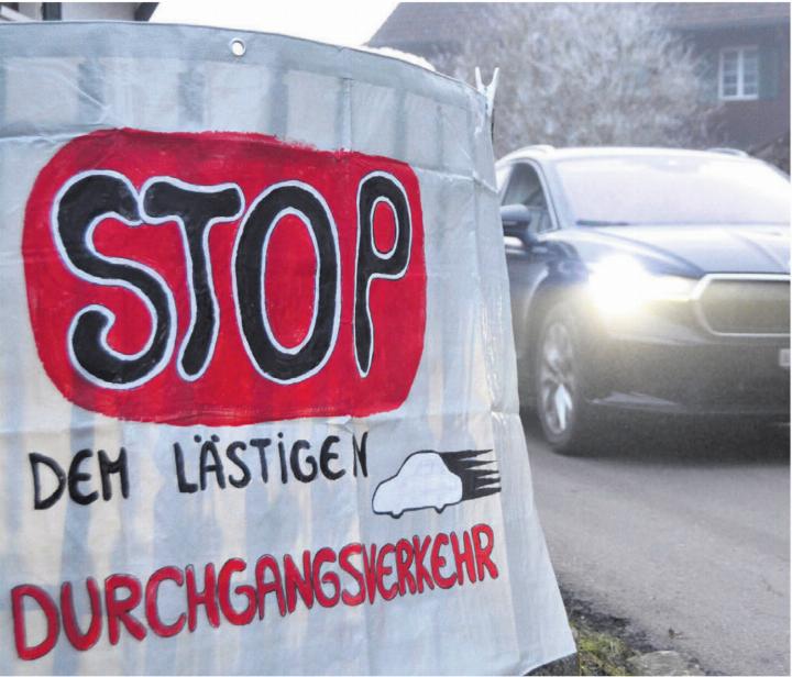 Der Durchgangsverkehr im Weiler Hasli sorgt für Diskussionen. Bild: Archiv/ake Der Durchgangsverkehr im Weiler Hasli sorgt für Diskussionen. Bild: Archiv/ake