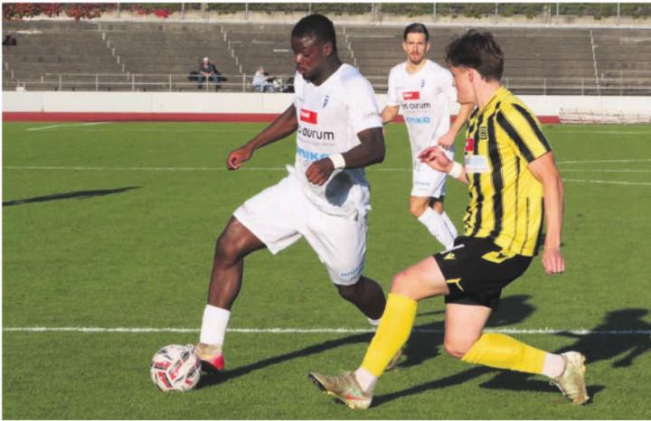 Dramane Sissoko (links) erzielt das entscheidende Tor zum 1:0-Erfolg. Bild: Archiv